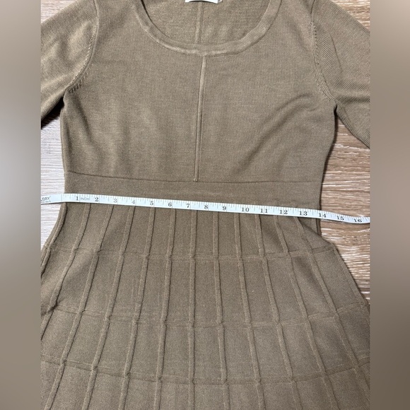 Calvin Klein Olive Green Knit Dress Size Small Cute Detail - Picture 6 of 8